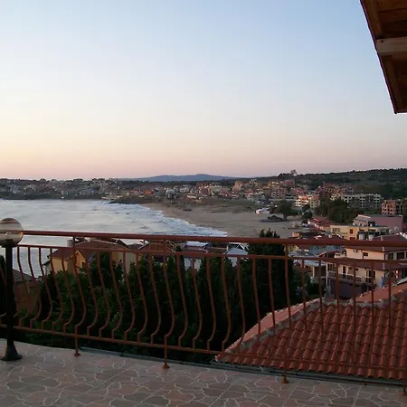 Guest house Vesela 3*